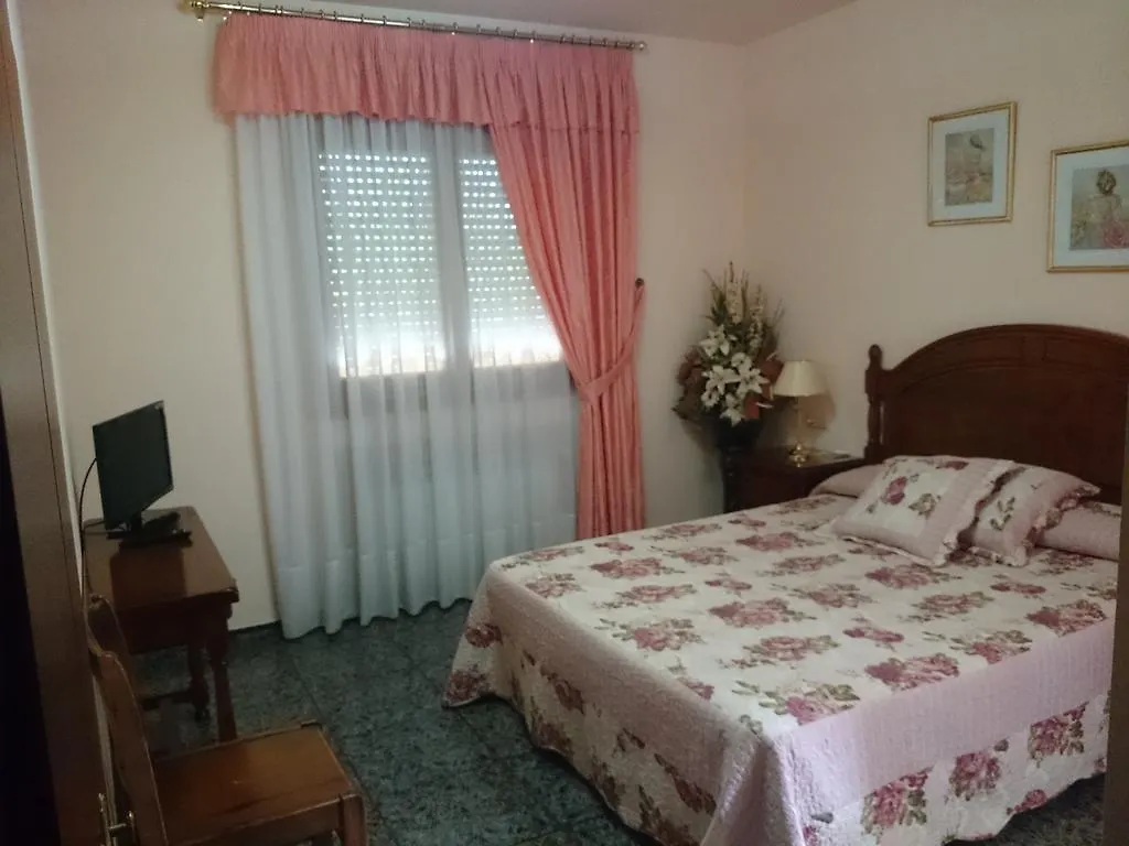 Hostal El Violi Cardona Guest house