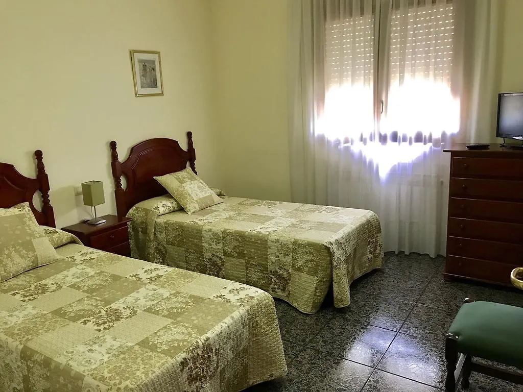 Guest house Hostal El Violi Cardona