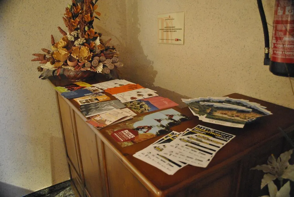 Hostal El Violi Cardona Guest house